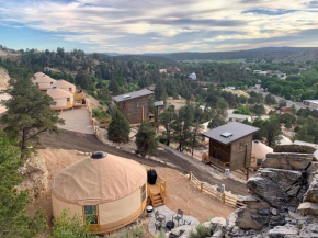 Yurt Overlook #3 with AC and Private Bath 2 Kings